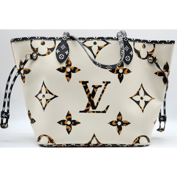 Louis Vuitton Giant Jungle MM Monogram Canvas Tote In Like New Condition