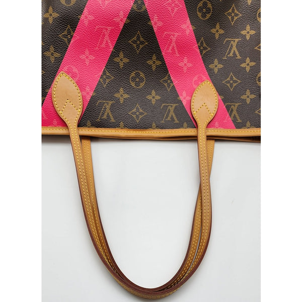 Louis Vuitton Neverfull Monogram V In Monogram Canvas Tote with Pochette in Excellent Condition