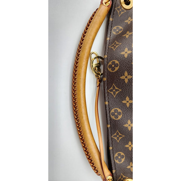 Louis Vuitton Artsy MM Monogram Canvas Hobo Bag in Excellent Condition