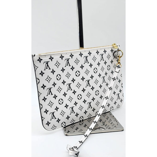 Louis Vuitton Monogram Giant  MM Canvas Pochette | Mint Condition