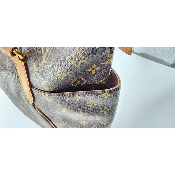 Louis Vuitton Totally MM Monogram Canvas Shoulder Bag in Mint Condition