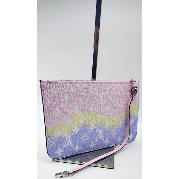 Louis Vuitton Escale Pastel Pink Neverfull MM Pochette In Like New Condition
