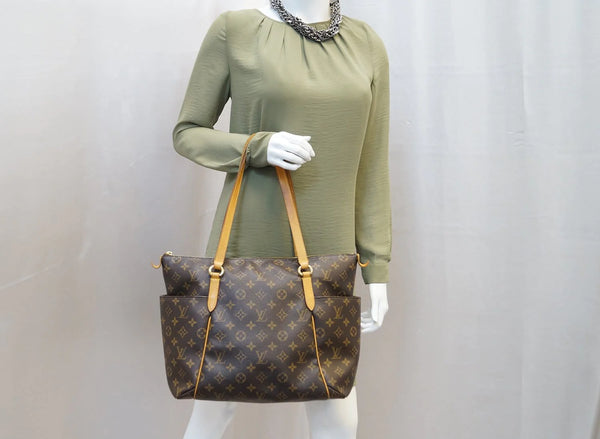 Louis Vuitton Totally GM Monogram Canvas Shoulder Bag in Excellent Condition