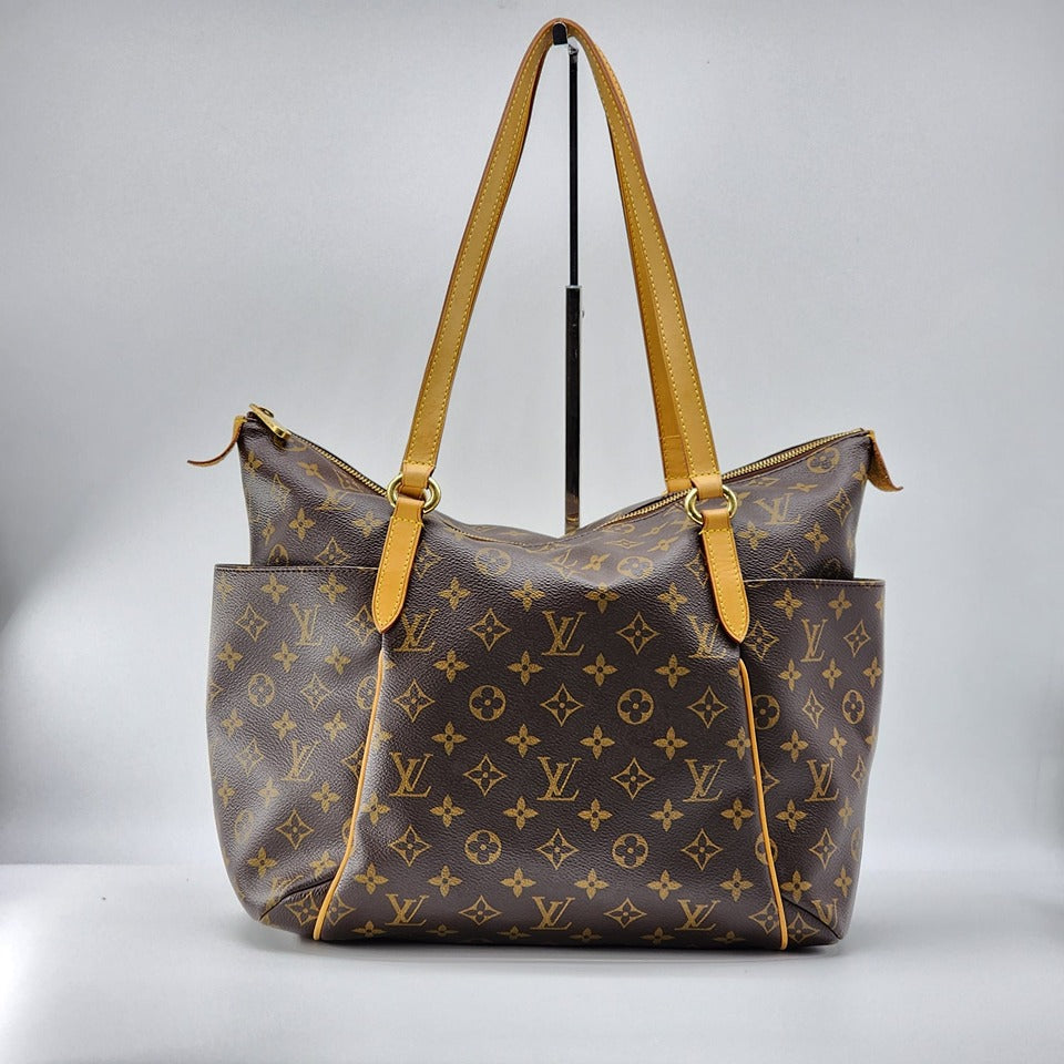 Louis Vuitton Totally MM Monogram Canvas Shoulder Bag in Mint Condition
