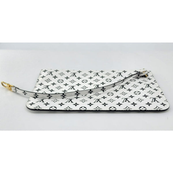 Louis Vuitton Neverfull MM Tote w/Pochette in Monogram Canvas | Like New Condition