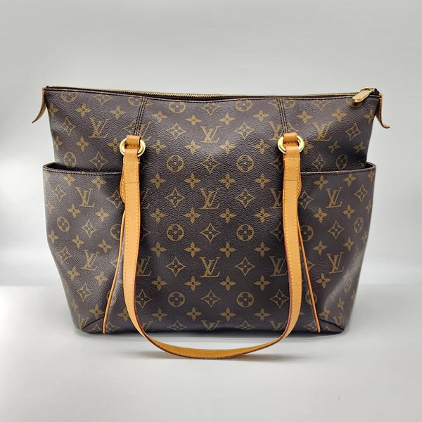 Louis Vuitton Totally MM Monogram Canvas Shoulder Bag in Mint Condition