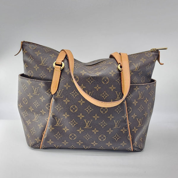 Louis Vuitton Totally MM Monogram Canvas Shoulder Bag in Mint Condition