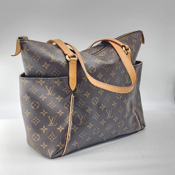 Louis Vuitton Totally MM Monogram Canvas Shoulder Bag in Mint Condition