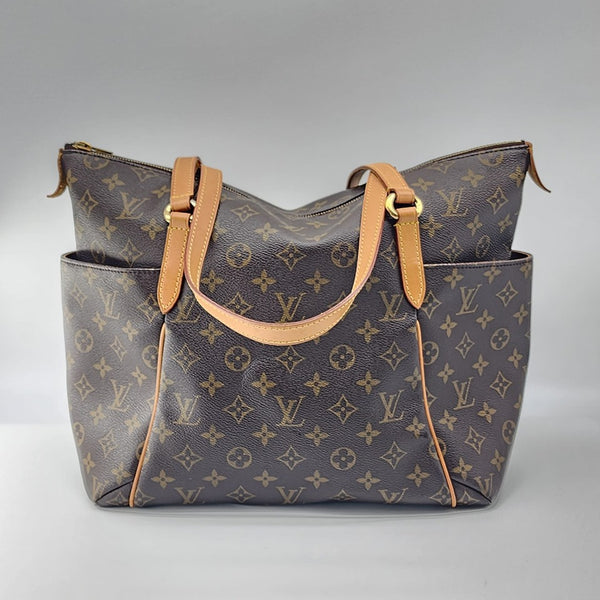 Louis Vuitton Totally MM Monogram Canvas Shoulder Bag in Mint Condition