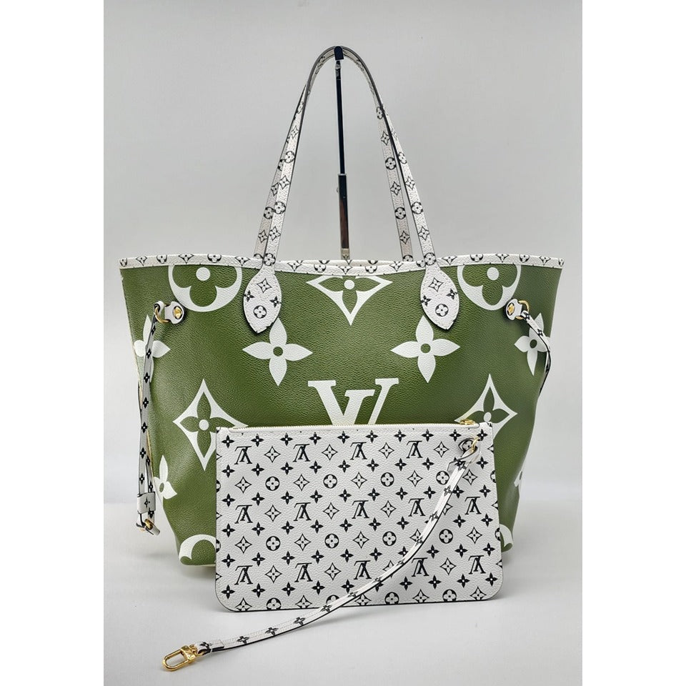 Louis Vuitton Neverfull MM Tote w/Pochette in Monogram Canvas | Like New Condition