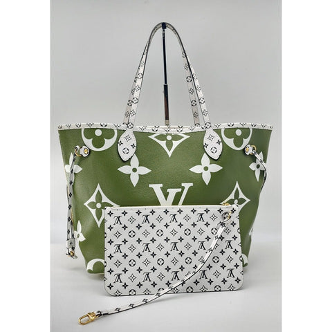 Louis Vuitton Neverfull MM Tote w/Pochette in Monogram Canvas | Like New Condition