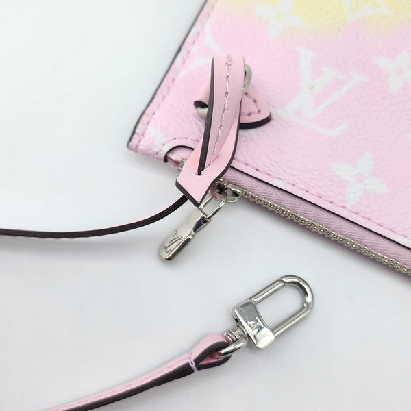 Louis Vuitton Escale Pastel Pink Neverfull MM Pochette In Like New Condition