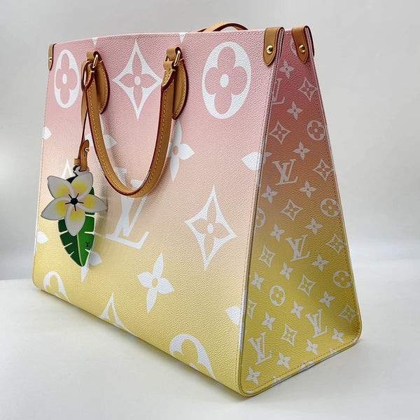 Louis Vuitton Monogram Giant By The Pool Onthego GM Tote In Like New Condition