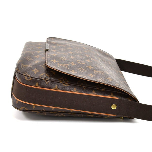 Louis Vuitton Beaubourg MM Monogram Canvas Messenger Bag