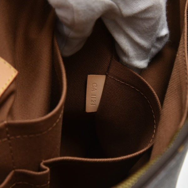 Louis Vuitton Beaubourg MM Monogram Canvas Messenger Bag