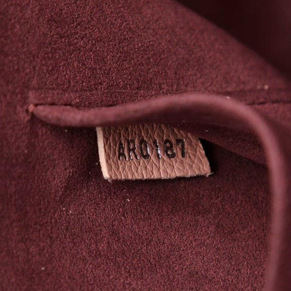 Louis Vuitton Lockmeto