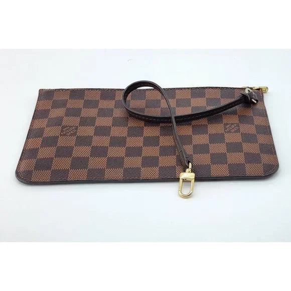 Louis Vuitton Neverfull MM Pochette in Damier Ebene in Excellent Condition