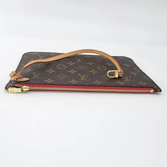 Louis Vuitton Neverfull MM Pochette in Monogram Canvas | Mint Condition