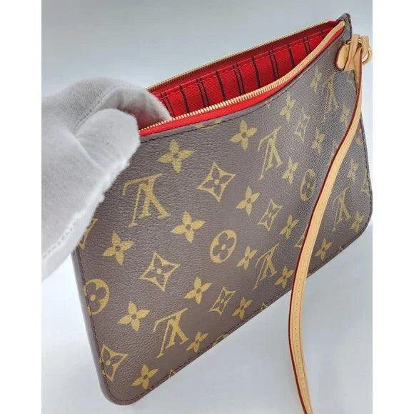 Louis Vuitton Neverfull MM Pochette in Monogram Canvas | Mint Condition