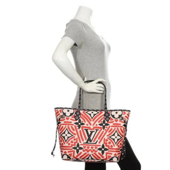 Louis Vuitton Crafty Giant MM Tote In Monogram Canvas | Like New Condition