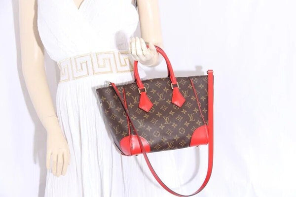 Louis Vuitton Phenix MM Shoulder Bag in Monogram Canvas | Good Condition