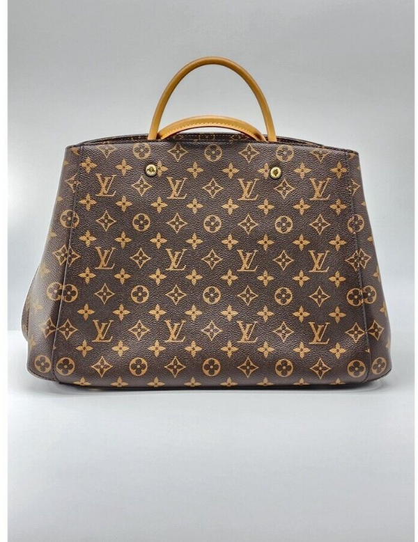 Louis Vuitton Montaigne MM Shoulder bag in Monogram Canvas | Like New Condition