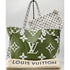Louis Vuitton Neverfull MM Tote w/Pochette in Monogram Canvas | Like New Condition