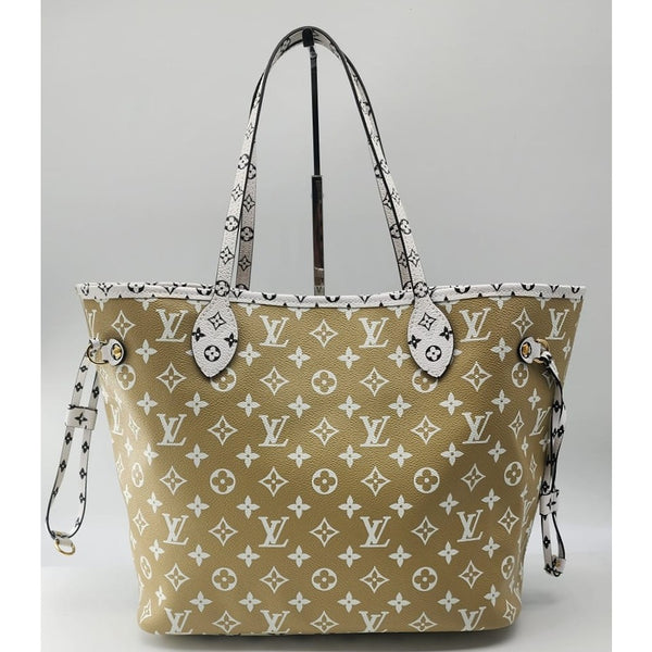 Louis Vuitton Neverfull MM Tote in Monogram Canvas | Like New Condition