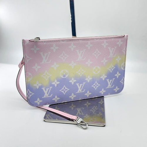 Louis Vuitton Escale Pastel Pink Neverfull MM Pochette In Like New Condition