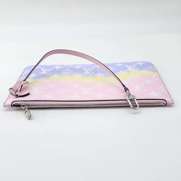 Louis Vuitton Escale Pastel Pink Neverfull MM Pochette In Like New Condition