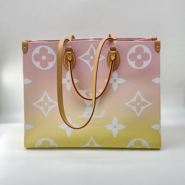 Louis Vuitton Monogram Giant By The Pool Onthego GM Tote In Like New Condition