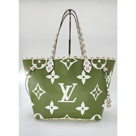 Louis Vuitton Neverfull MM Tote in Monogram Canvas | Like New Condition