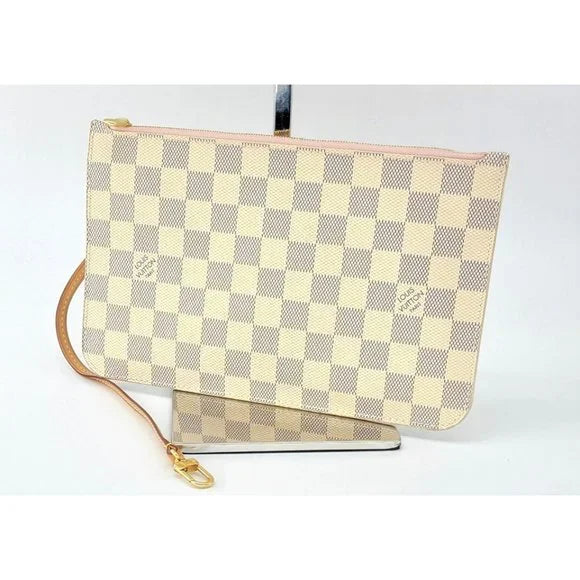 Louis Vuitton Neverfull MM Pochette in Damier Azur canvas | Like New Condition